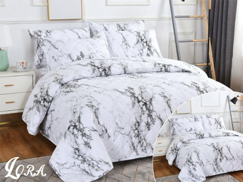 Bed cover multi-piece set