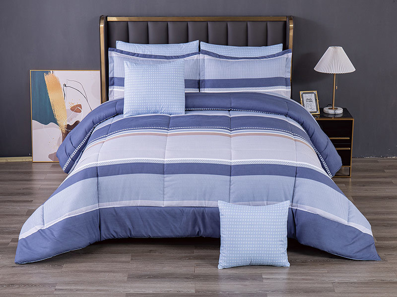 Multi piece quilt set
