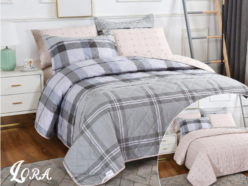 Bed cover multi-piece set