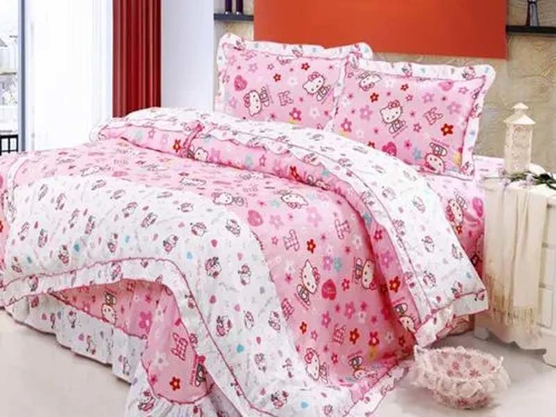 Multi piece quilt set