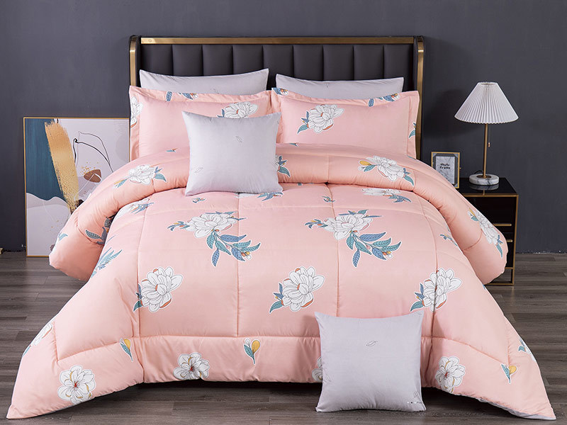 Multi piece quilt set