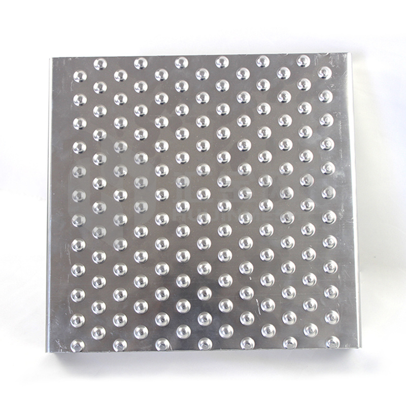 Traction Tread Plank Grating is an excellent choice for stairs and scaffolding platforms that require moderate slip resistance