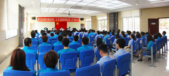 東汽實(shí)業(yè)公司團(tuán)委向建團(tuán)90周年、五.四運(yùn)動(dòng)93周年獻(xiàn)禮