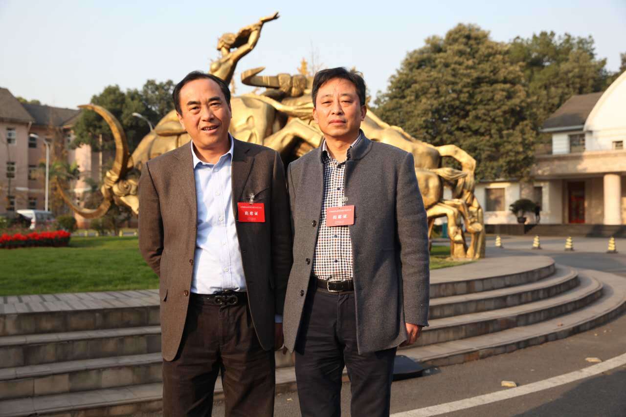 東汽實(shí)業(yè)公司榮獲“ 四川省優(yōu)秀民營(yíng)企業(yè)”稱號(hào)