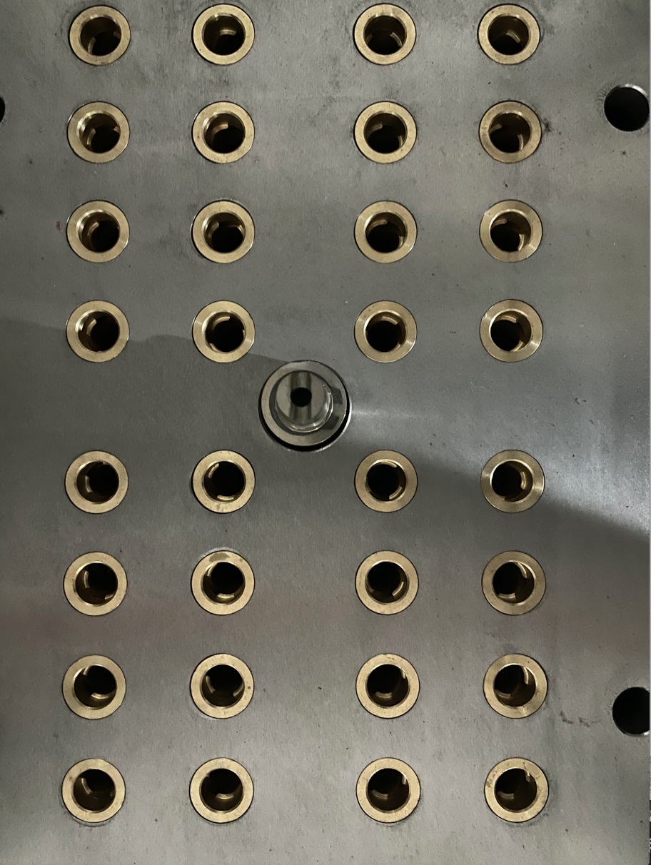 自旋螺口注射器模具
