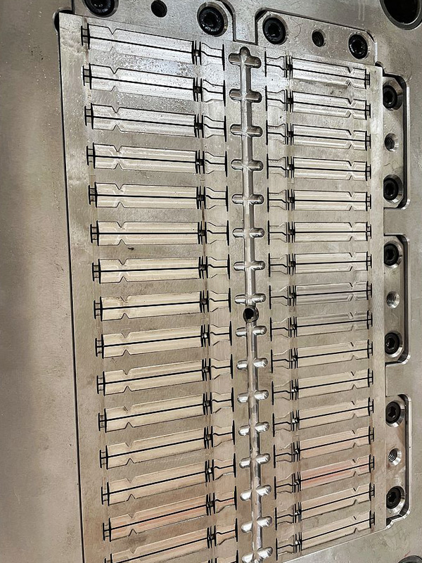 10ml自毀式注射器推桿模具