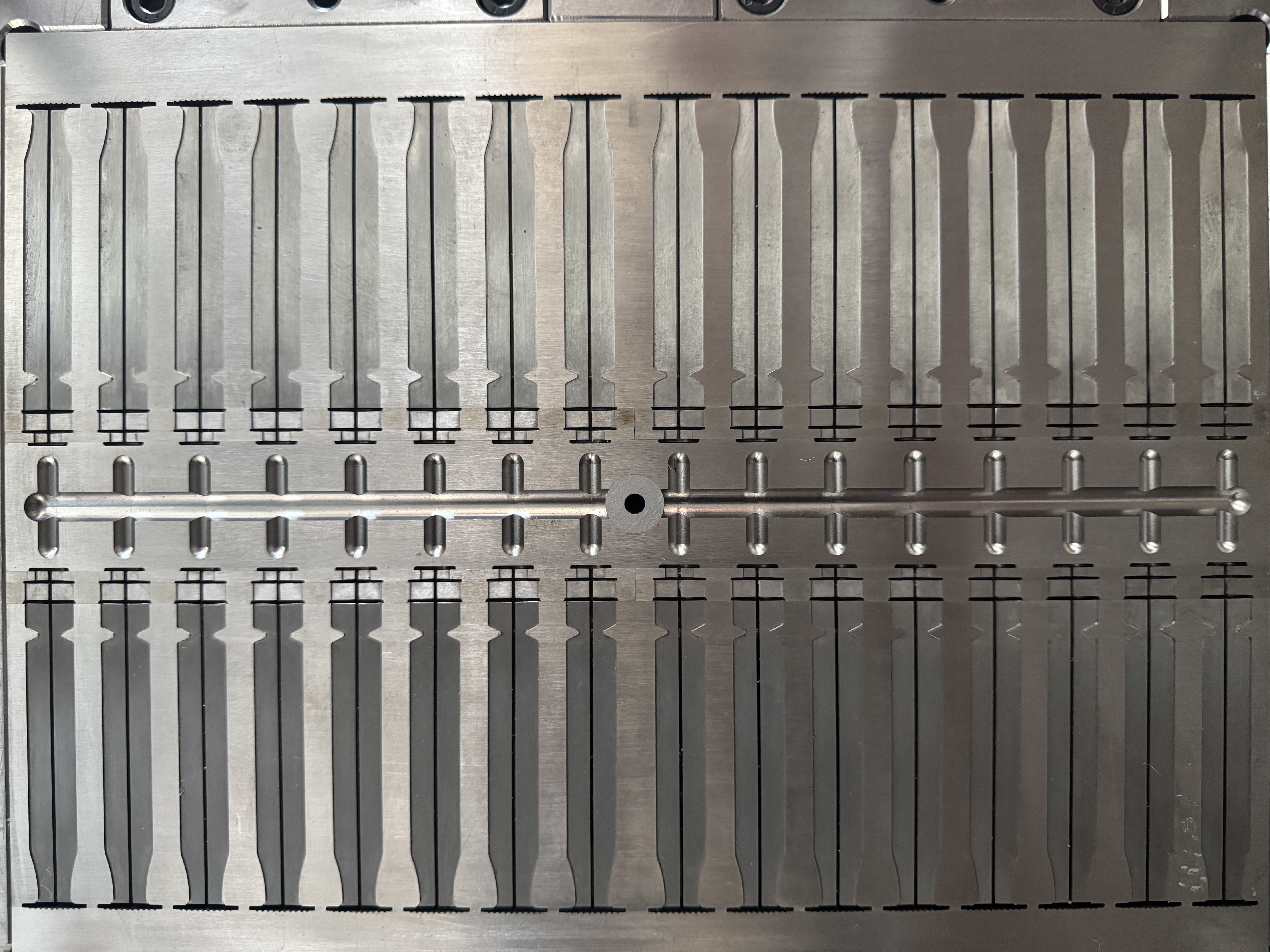 Syringe plunger mold