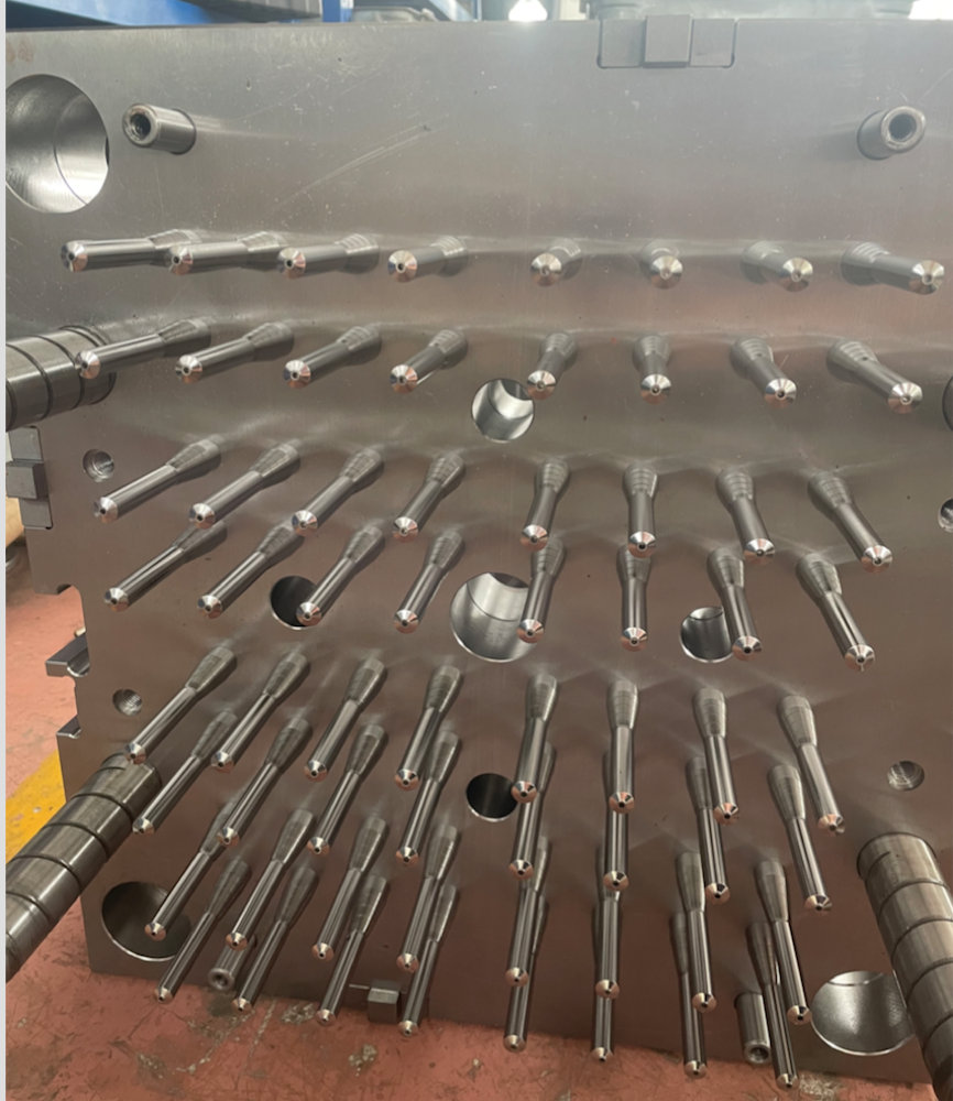 3ml注射器模具1出64
