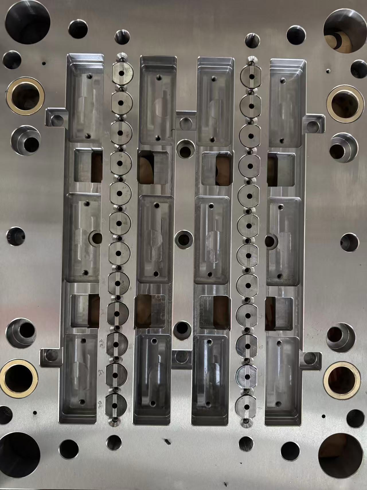 1ml螺口注射器模具24腔