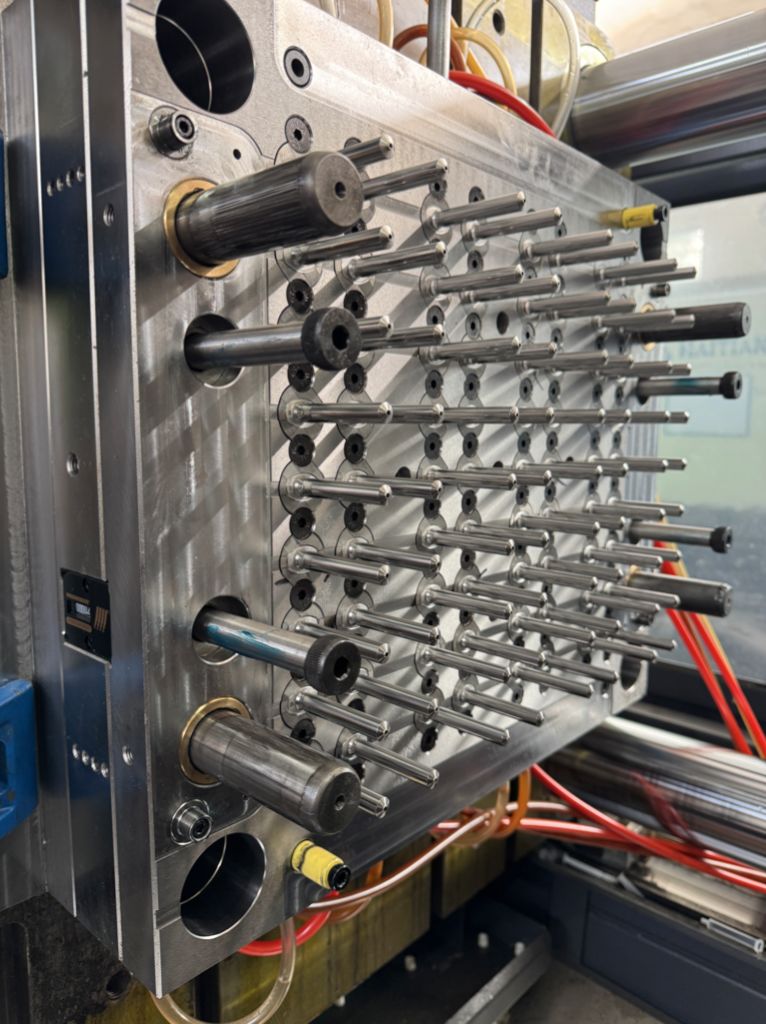 64腔针筒模具