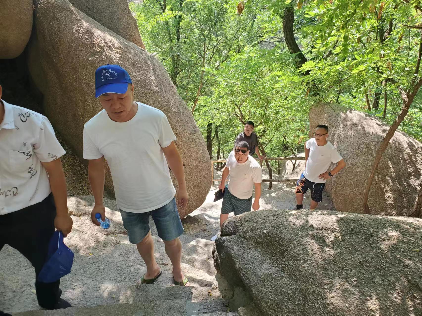 云夢(mèng)縣水利水電工程公司職工爬山團(tuán)建活動(dòng) 云夢(mèng)縣水利水電工程公司職工爬山團(tuán)建活動(dòng)