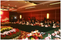 2012年10月23日张荣轩应邀参加“2012年中国开封第30届菊花文化节暨项目推介仪式”