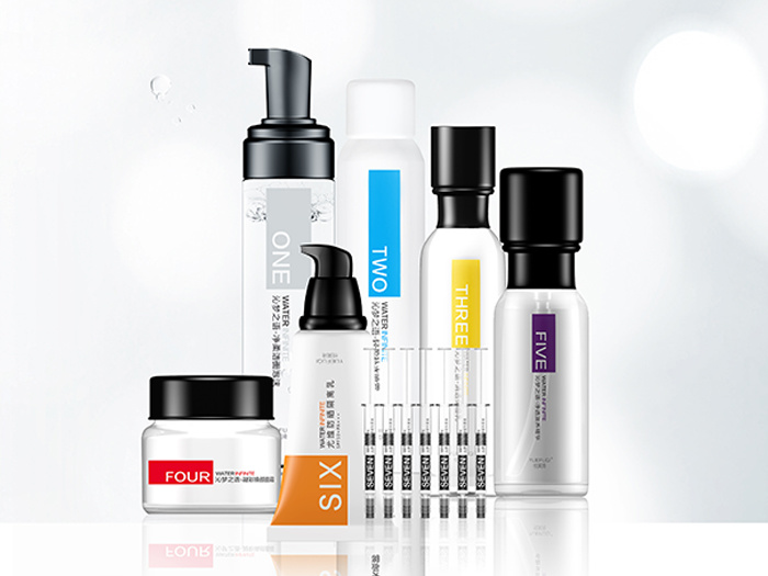 A SEVEN PIECE SKIN CARE SET