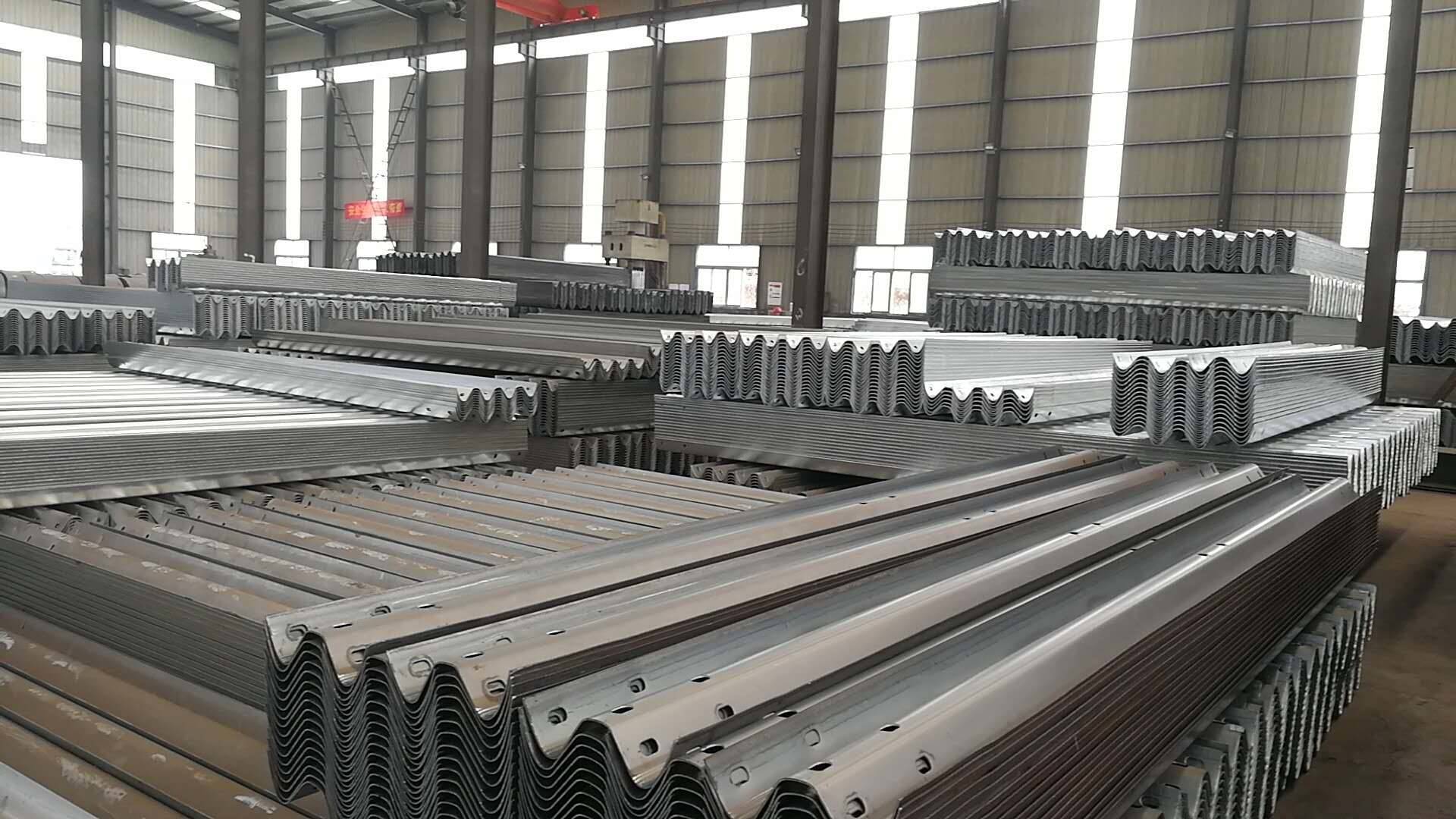 镀锌波形护栏