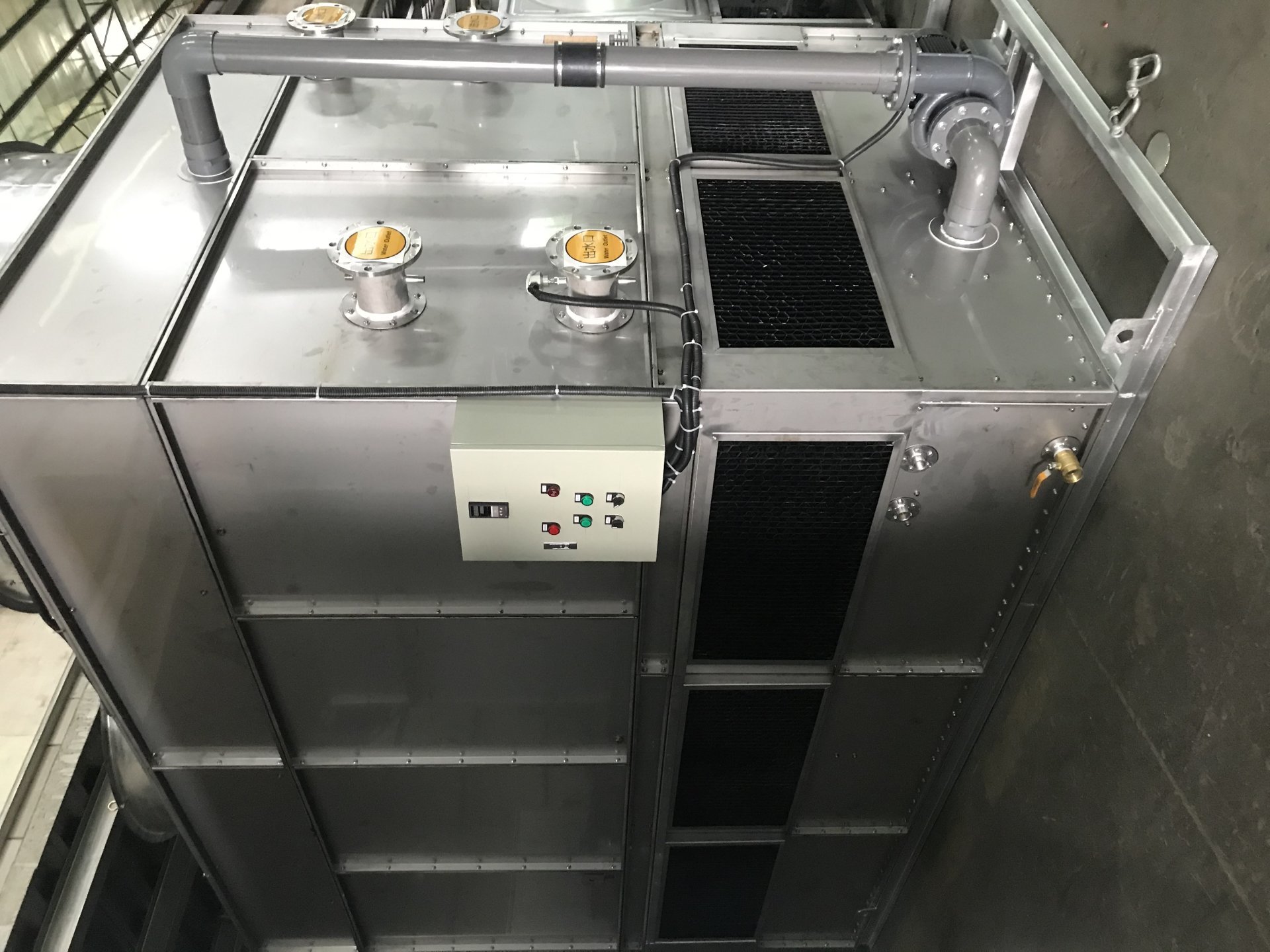 逆流閉式塔150T 