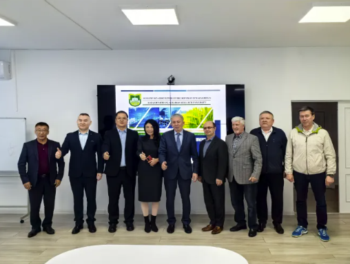 La Universidad Agrícola de Kazajistán estableció conjuntamente el "Laboratorio Conjunto China-Kazajistán sobre Agricultura de Uso Eficiente del Agua para Regiones Áridas" con China, ahora incluido en los acuerdos de cooperación bilateral