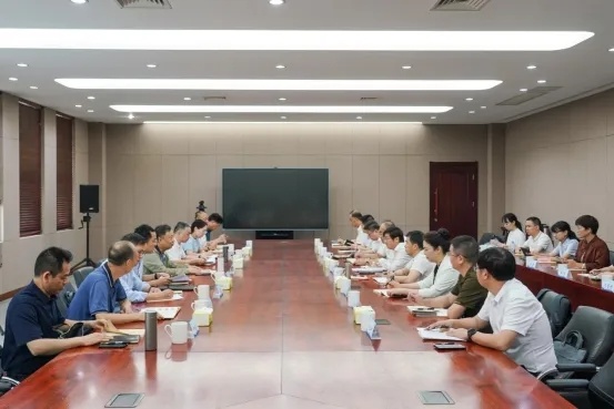 鈥滄憭寮冨唴鍗 绔炲悎鍏辫耽鈥濅辅椴侀摱鎶曡祫鍙傚姞鐩愪笟鍙嶁€滃唴鍗封€濆骇璋堜細