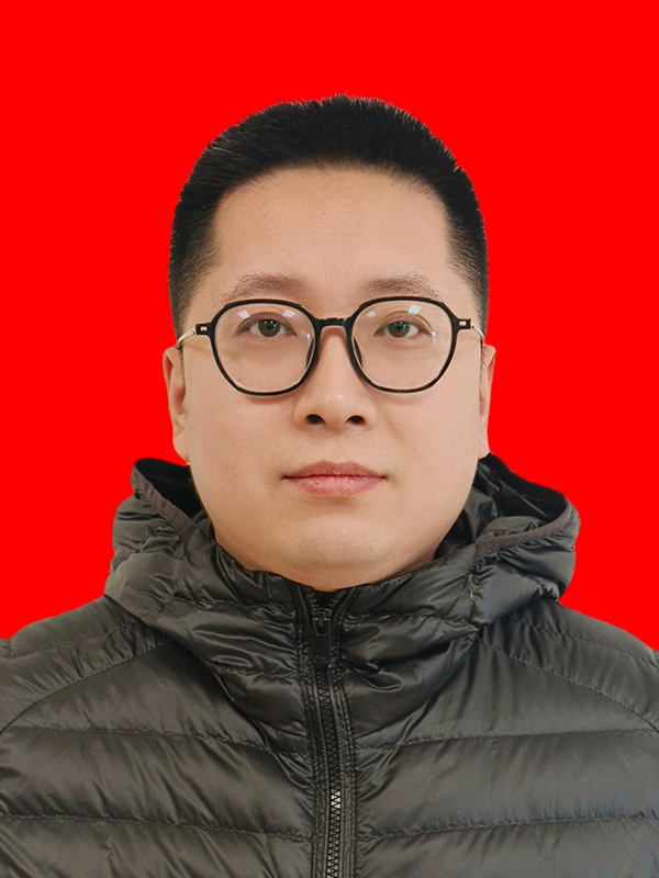 优秀员工　董帅