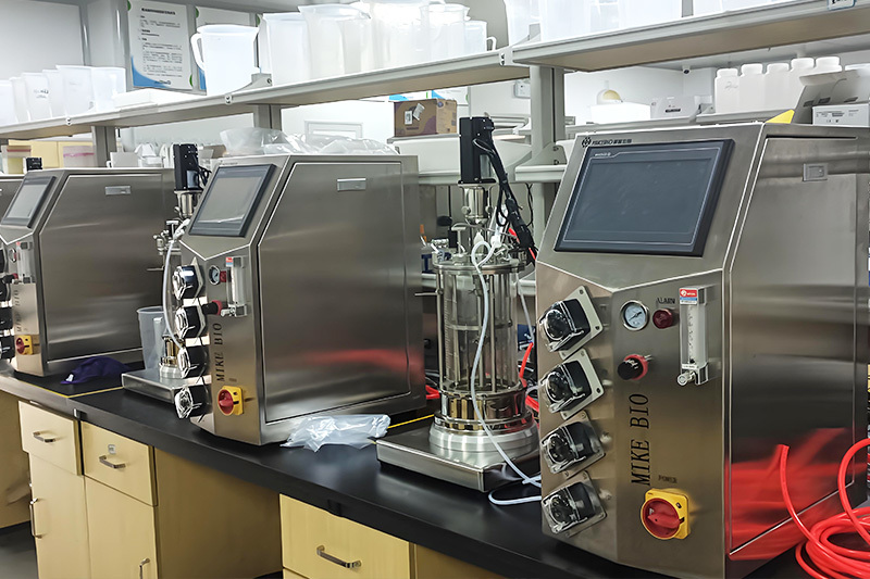 Laboratory fermentation equipment