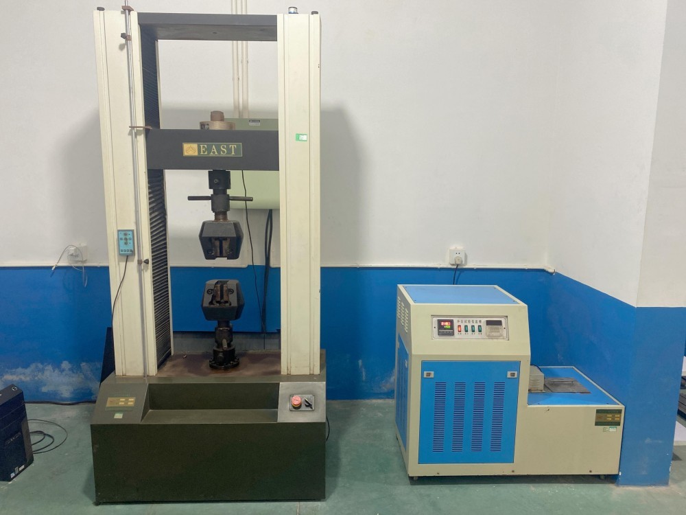 Electronic universal testing machine