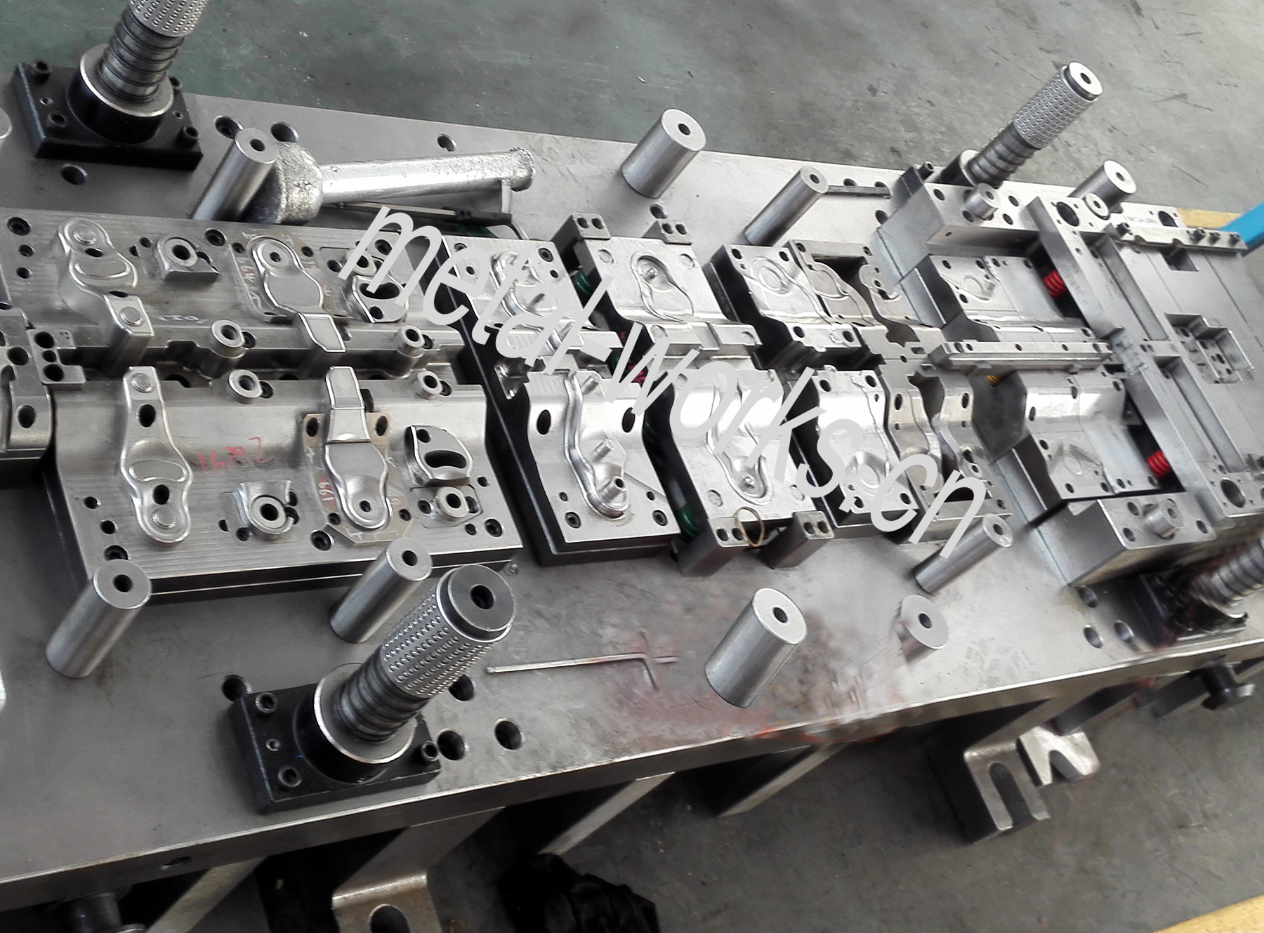 5-Progressive Die-3 5-Progressive Die-3