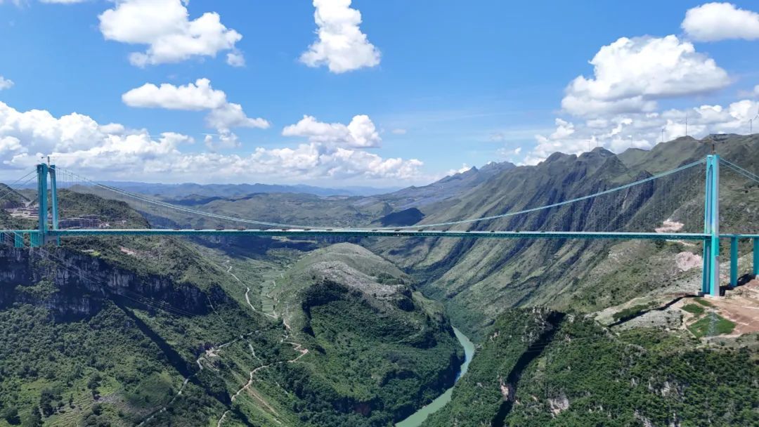 世界第一大、第一高山區(qū)峽谷懸索橋——花江峽谷大橋完成最大加載工況荷載試驗檢測