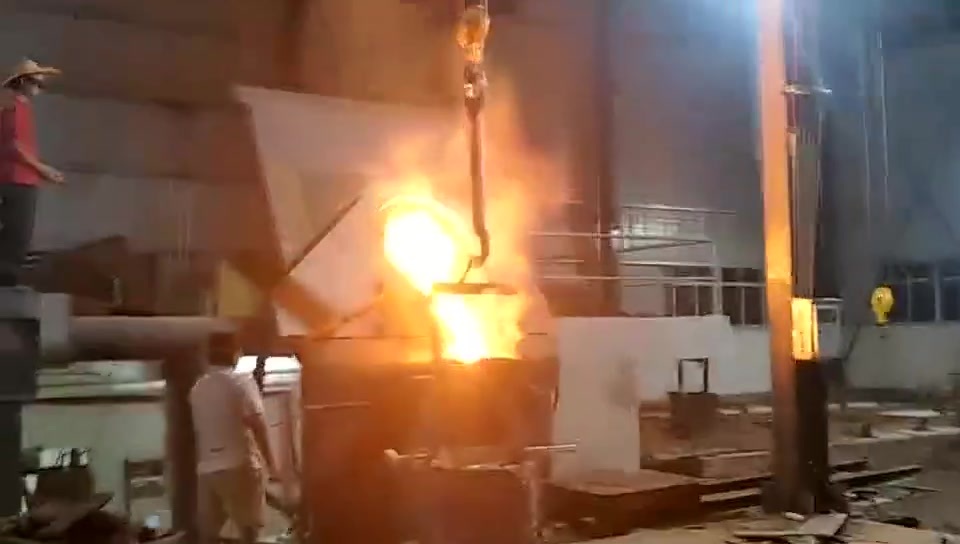 Steel Shell Furnace Melting Process.mp4