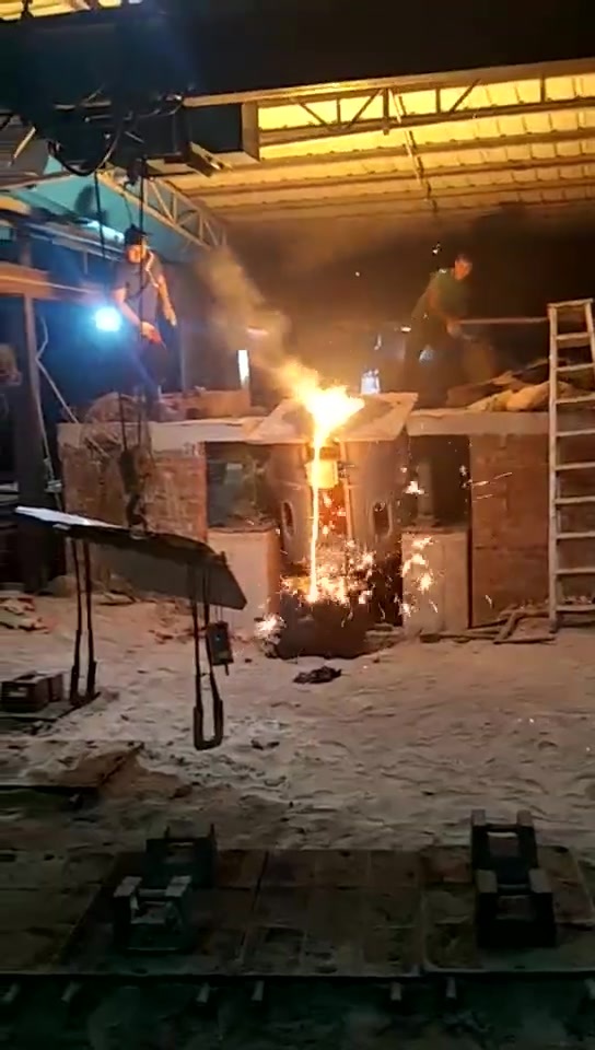 Aluminium Shell Iron Scrap Melting Furnace.mp4