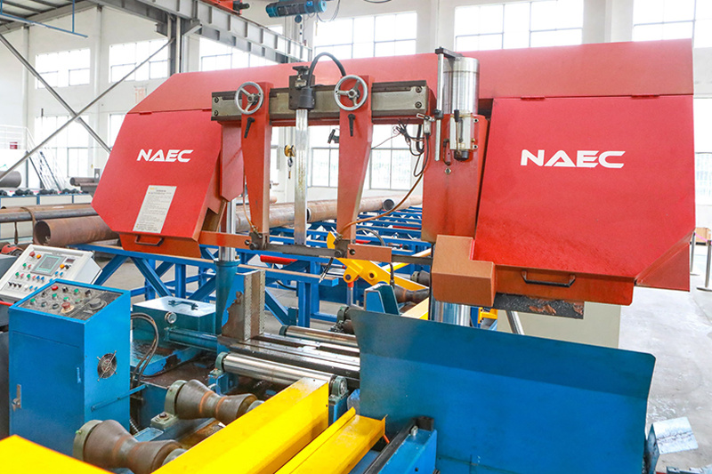 Pipe Band Saw Cutting Machine
