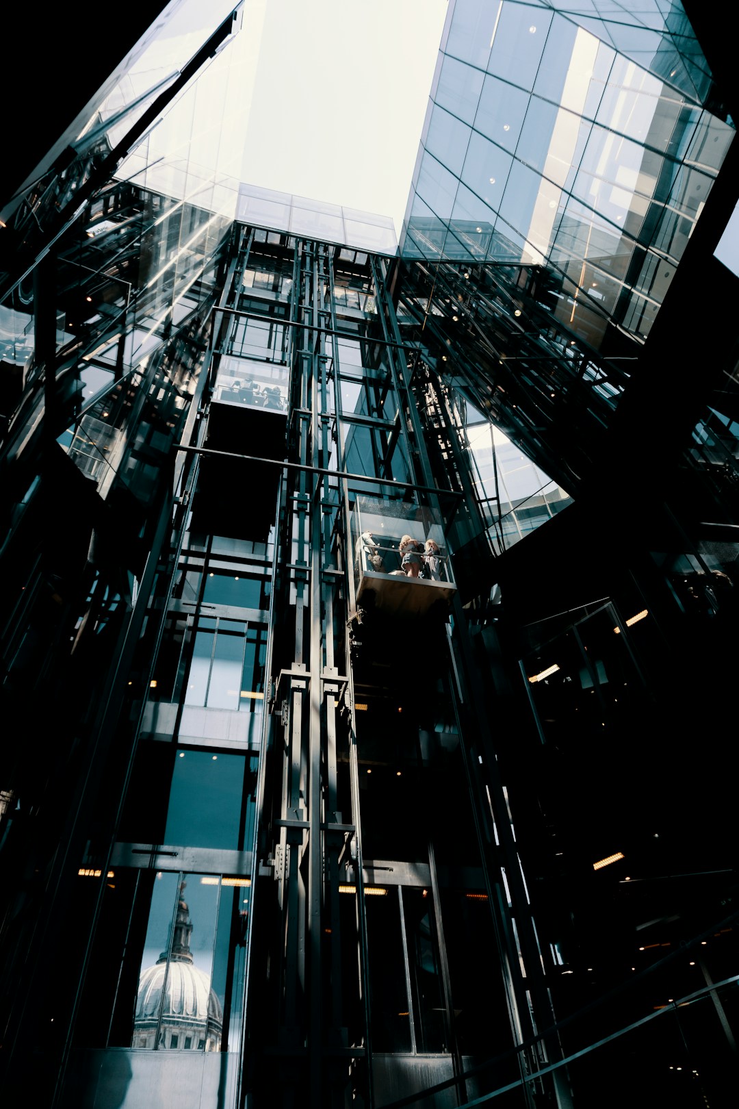 Digital Empowerment + Livelihood Foundation: Elevator Renovation Project Weaves a "Happiness Network" for Urban Vertical Transportation