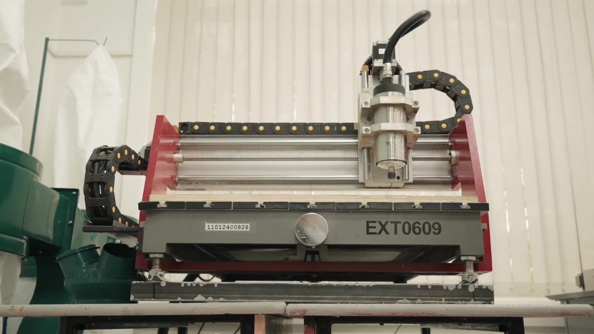 Build professional products with Automated Machine Moving.mp4 Build professional products with Automated Machine Moving.mp4