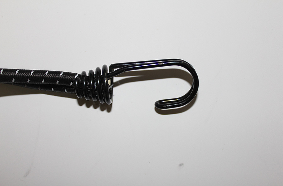 Qingdao Xinhuihao obtained a patent for a fixing structure with a hooked elastic rope, which can reduce damage to the container during transportation.