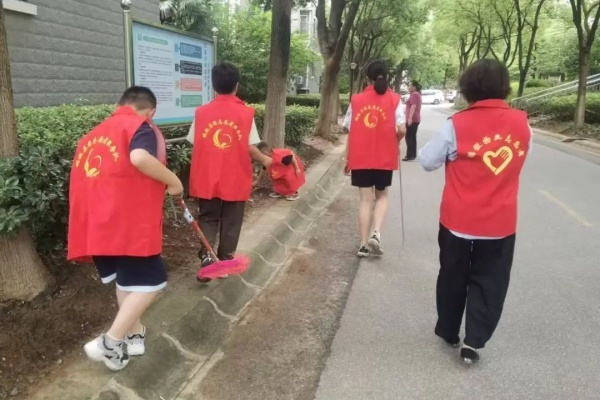 鵬徽物業服務集團：志愿服務共創美好家園 —— “30分鐘改變你的回家路”活動紀實