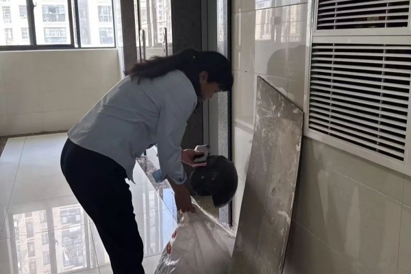 筑牢安全防線，共建美好家園|鵬徽集團合肥物業公司樓道清理行動--氣象苑與瑞地.祥和府篇