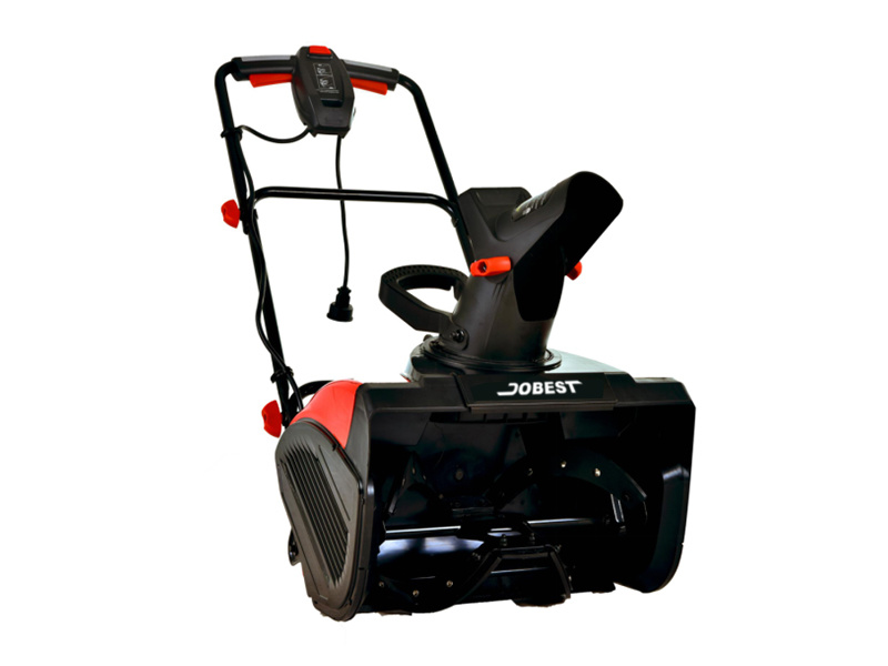 Cleaning the lawn mower and changing the oil