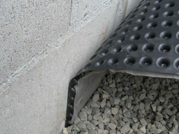 Composite drainage board