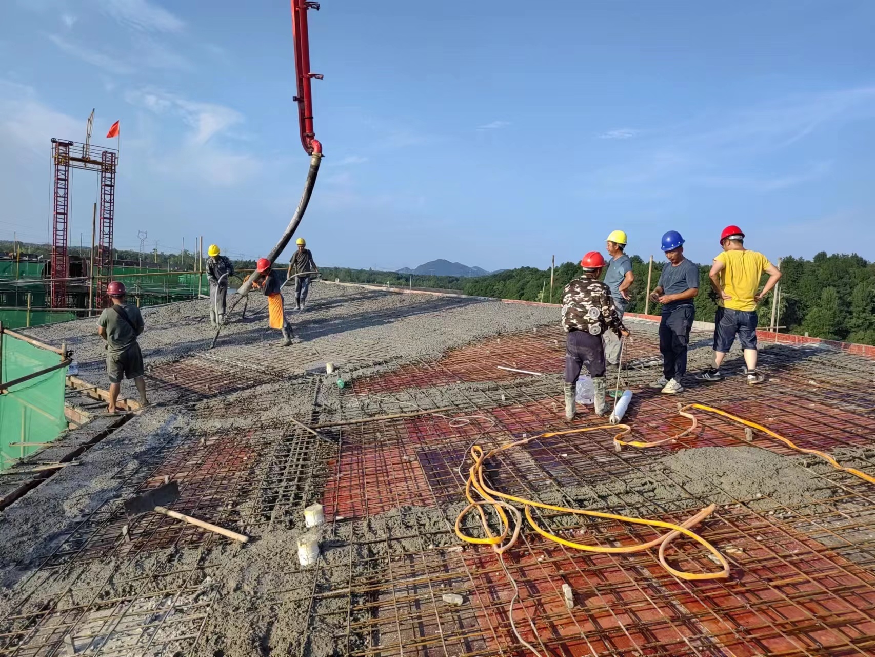 战高温，中试谷建设忙