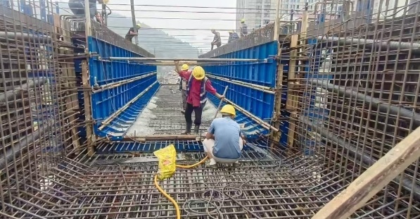 赤馬港渡槽施工