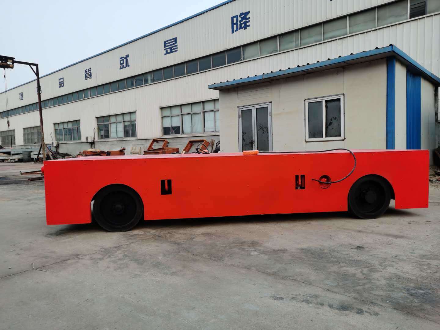 无轨胶轮电动平车