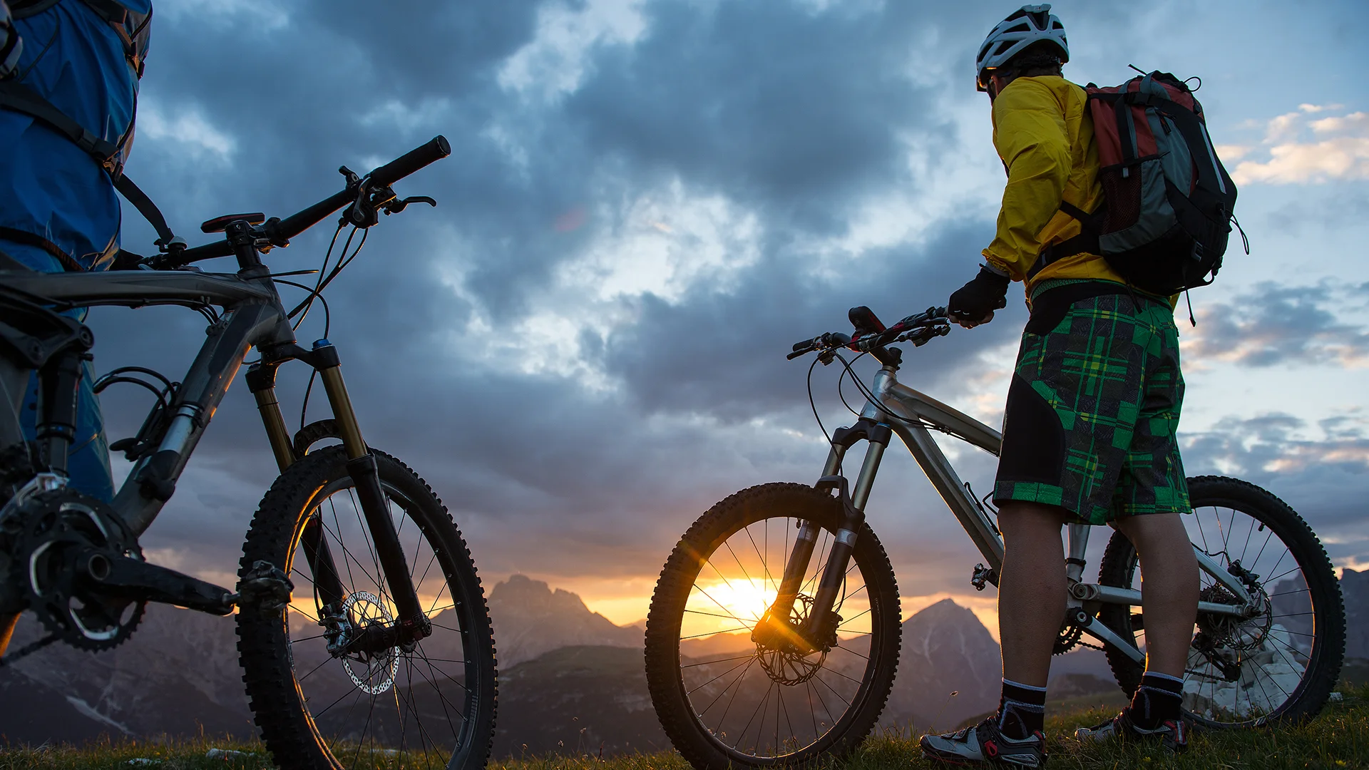 CYCLING WEAR