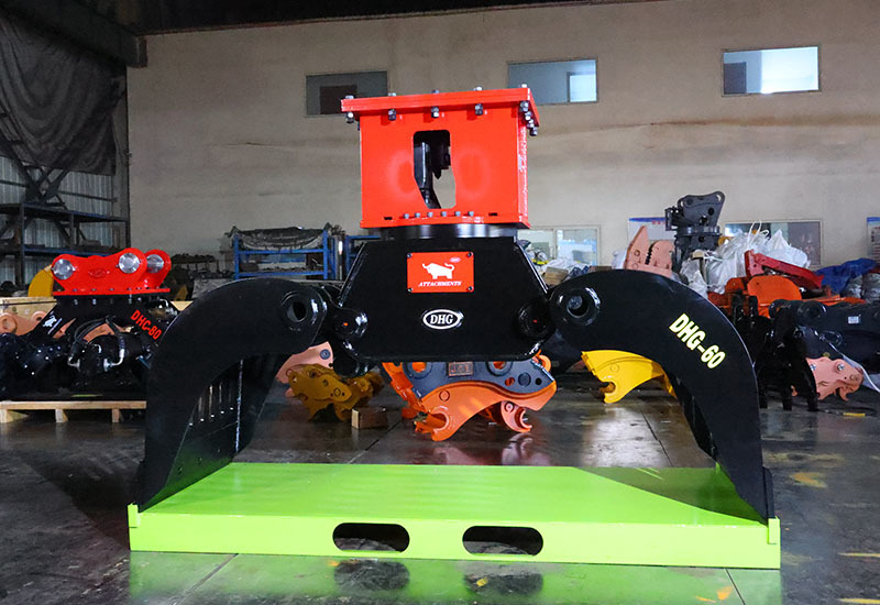 Use DHG-08 hydraulic 360-degree rotating log grab to improve efficiency