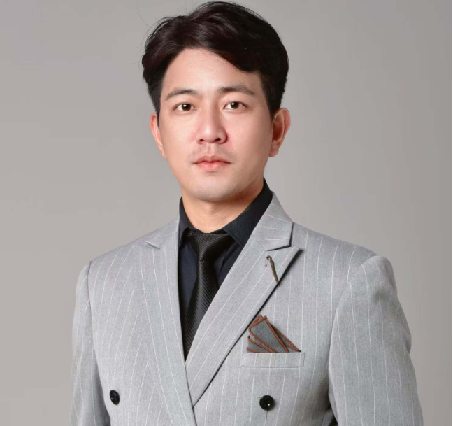 Weijie Qiu