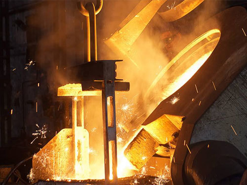 Steel and heat treatment for hot extrusion dies and medium and small forging dies