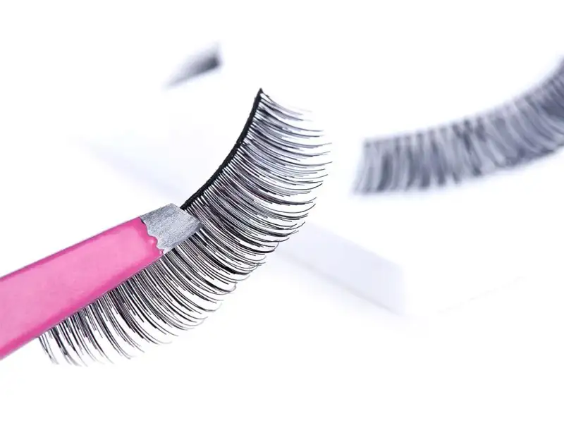 Don't get lost when choosing eyelashes❗️Check out these four types of false eyelashes and see which one suits you best!