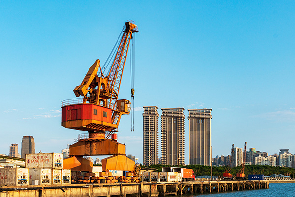 Types and characteristics of fixed cranes