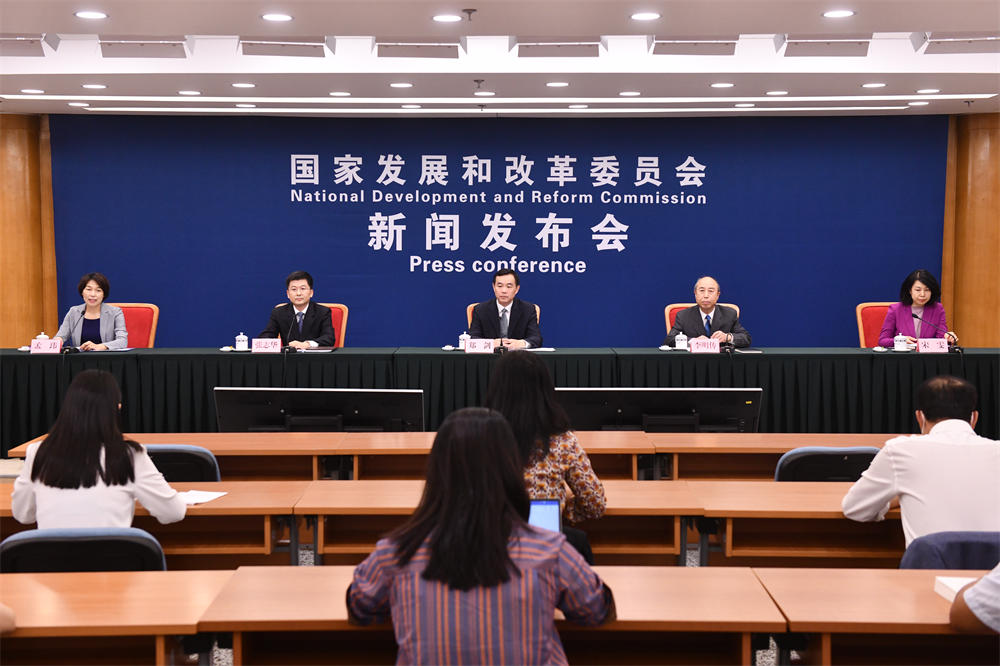 國家發(fā)改委：“東數(shù)西算”項目投資超4000億，算力聚集效應初顯