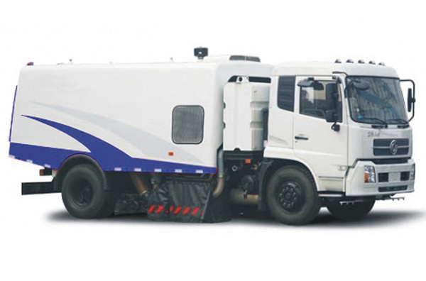 扫路车