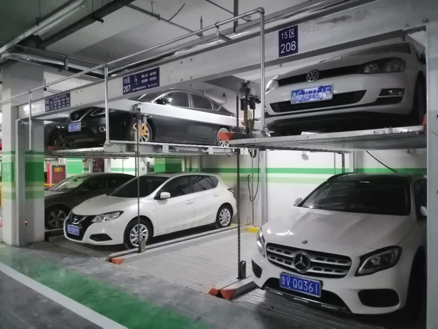 立體車庫機(jī)器設(shè)備防銹處理解決、抗腐蝕噴漆技術(shù)一般可分為噴漆前金屬表面處理制作工藝和防銹處理解決油漆噴漆技術(shù)。