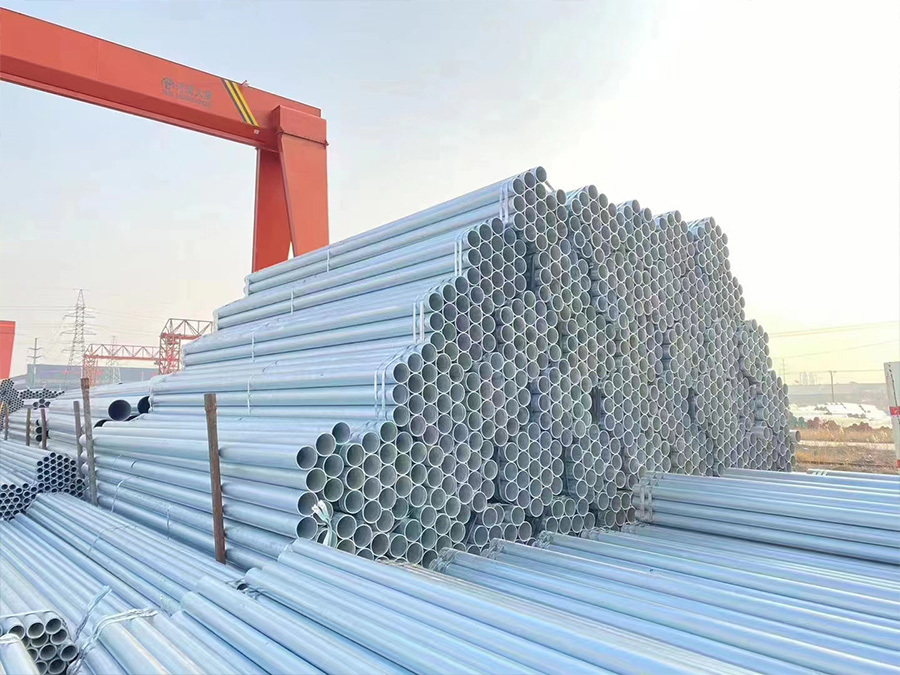 HOT DIPPED GALVANIZED PIPES