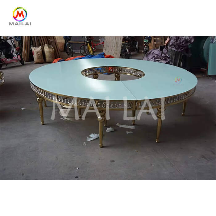 Modern S-Shaped or Half Moon Wedding Table Transparent Serpentine Metal Dining Table for Outdoor Use